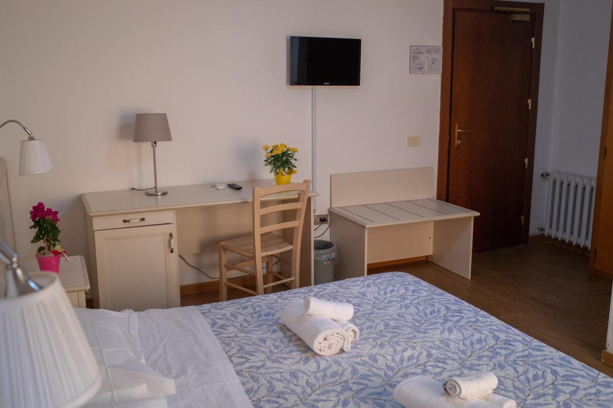 Hotel Ariston Piombino Exterior foto